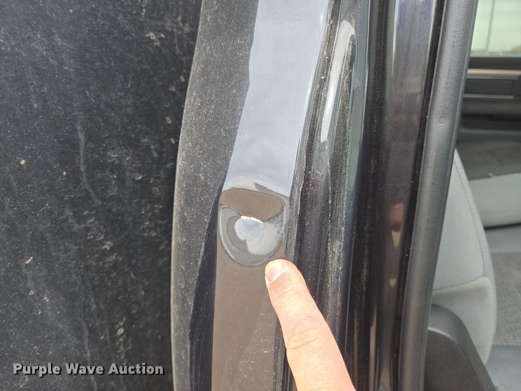 image for item EN8800 2017 Dodge Ram 3500 Crew Cab flatbed pickup truck