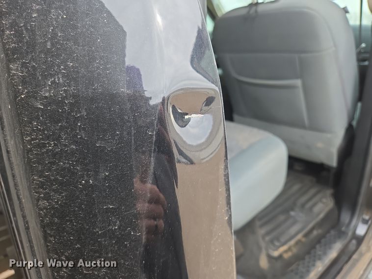 image for item EN8800 2017 Dodge Ram 3500 Crew Cab flatbed pickup truck