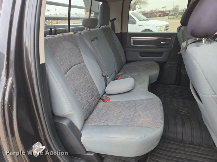 image for item EN8800 2017 Dodge Ram 3500 Crew Cab flatbed pickup truck