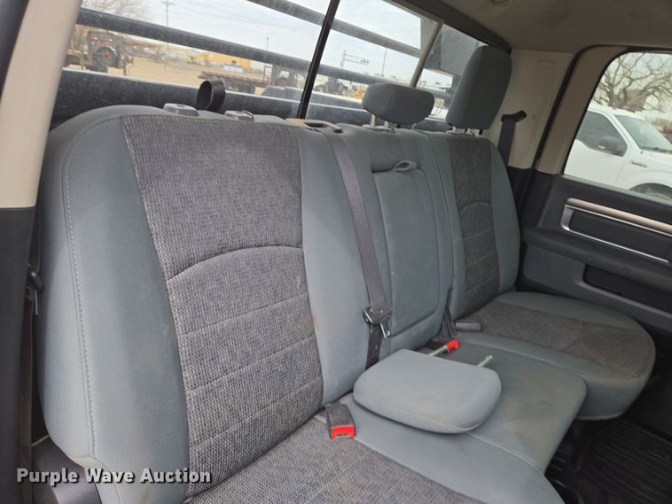 image for item EN8800 2017 Dodge Ram 3500 Crew Cab flatbed pickup truck