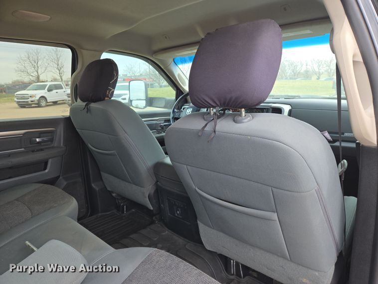 image for item EN8800 2017 Dodge Ram 3500 Crew Cab flatbed pickup truck