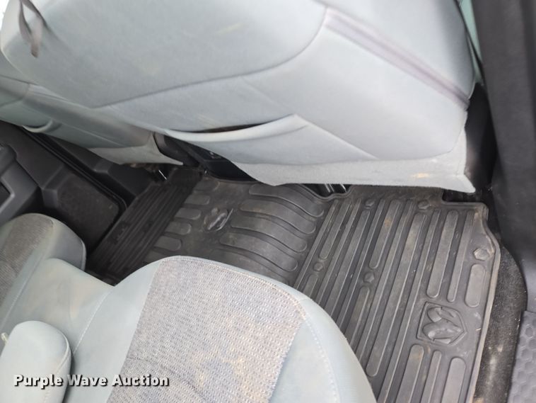 image for item EN8800 2017 Dodge Ram 3500 Crew Cab flatbed pickup truck