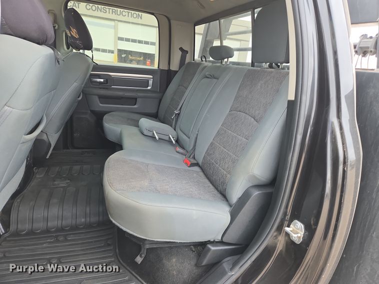 image for item EN8800 2017 Dodge Ram 3500 Crew Cab flatbed pickup truck