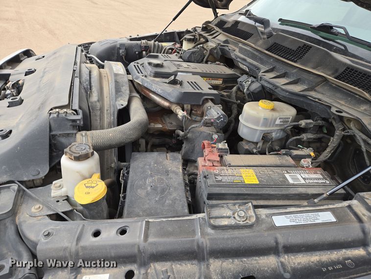 image for item EN8800 2017 Dodge Ram 3500 Crew Cab flatbed pickup truck