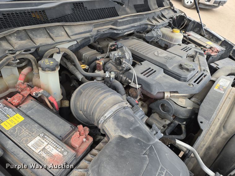 image for item EN8800 2017 Dodge Ram 3500 Crew Cab flatbed pickup truck