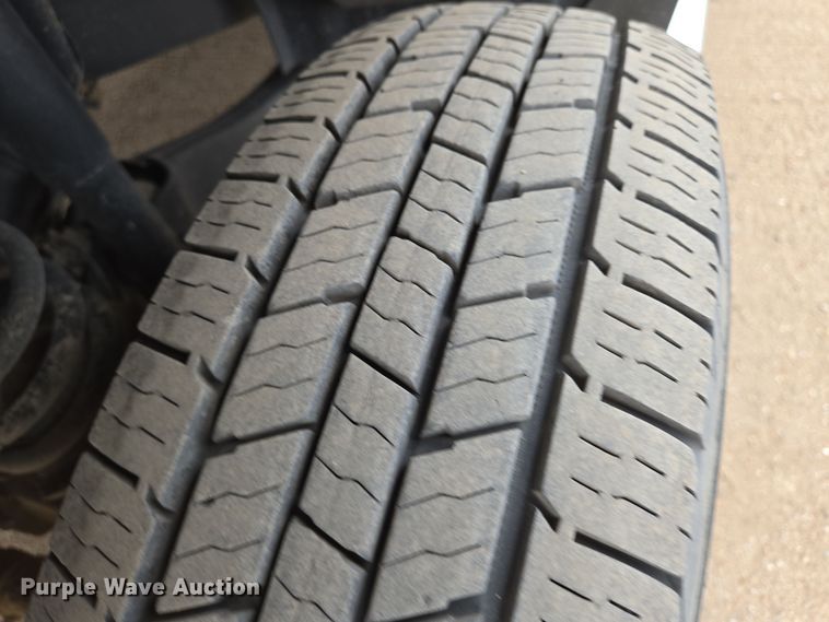 image for item EN8800 2017 Dodge Ram 3500 Crew Cab flatbed pickup truck