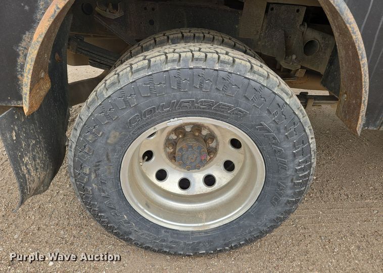 image for item EN8800 2017 Dodge Ram 3500 Crew Cab flatbed pickup truck