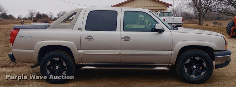image for item EO0567 2006 Chevrolet Avalanche  Crew Cab pickup truck