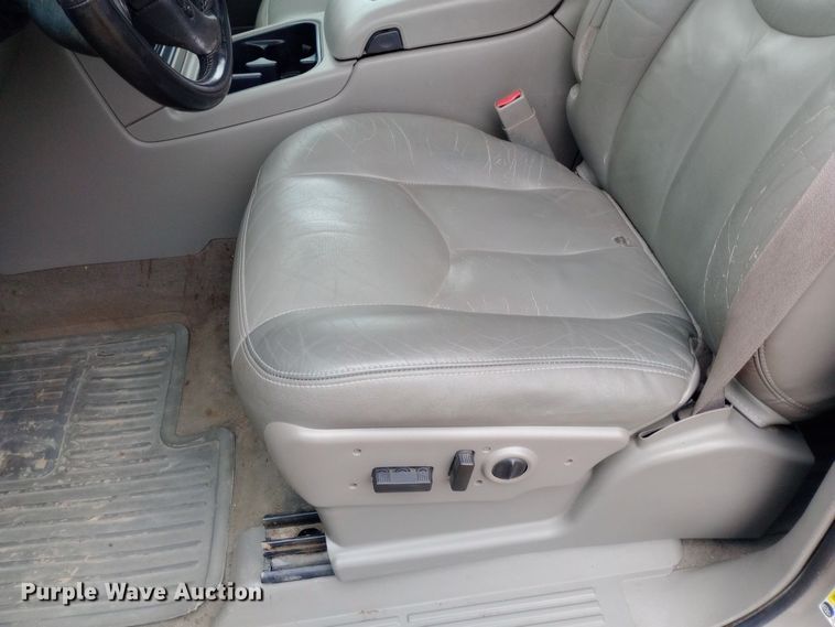 image for item EO0567 2006 Chevrolet Avalanche  Crew Cab pickup truck