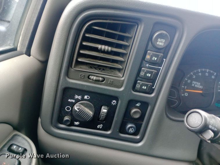 image for item EO0567 2006 Chevrolet Avalanche  Crew Cab pickup truck