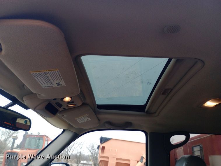 image for item EO0567 2006 Chevrolet Avalanche  Crew Cab pickup truck