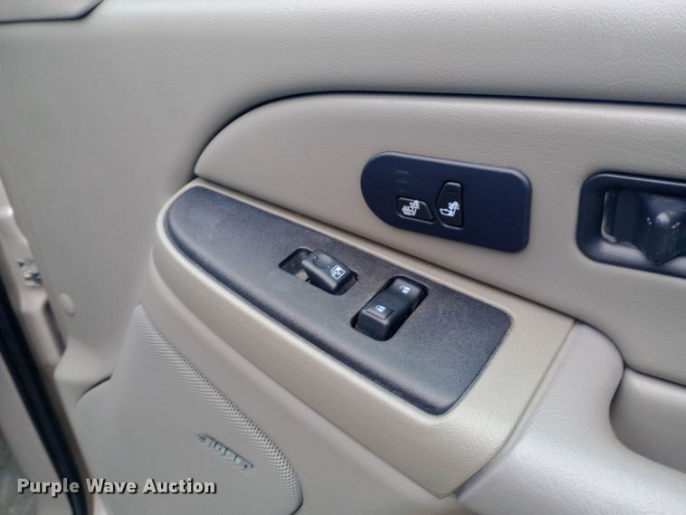 image for item EO0567 2006 Chevrolet Avalanche  Crew Cab pickup truck