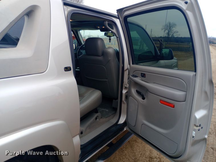 image for item EO0567 2006 Chevrolet Avalanche  Crew Cab pickup truck