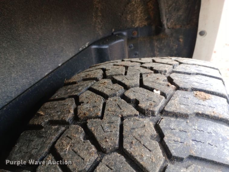 image for item EO0567 2006 Chevrolet Avalanche  Crew Cab pickup truck