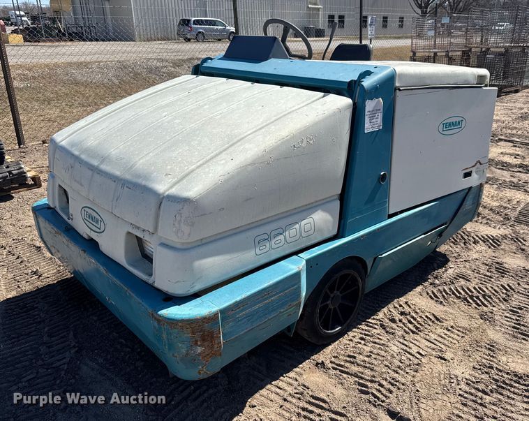 image for item EQ1143 Tennant 6600 sweeper