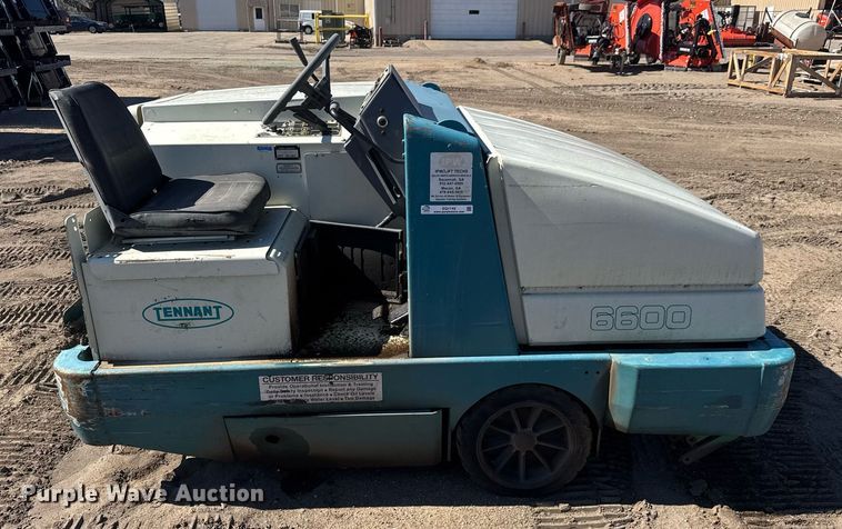 image for item EQ1143 Tennant 6600 sweeper