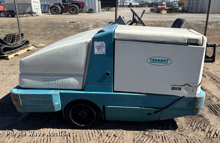 image for item EQ1143 Tennant 6600 sweeper