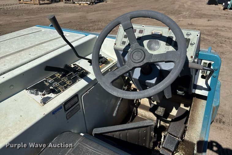 image for item EQ1143 Tennant 6600 sweeper