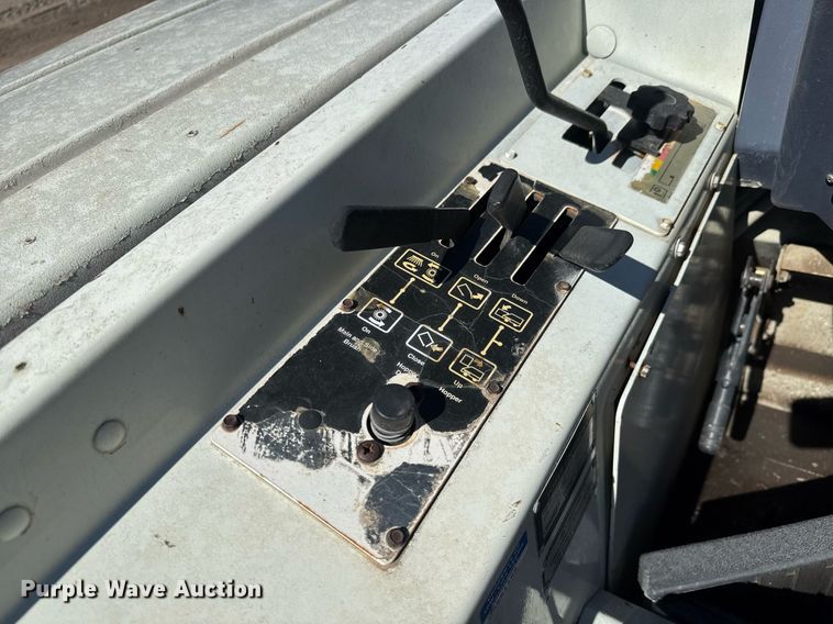 image for item EQ1143 Tennant 6600 sweeper