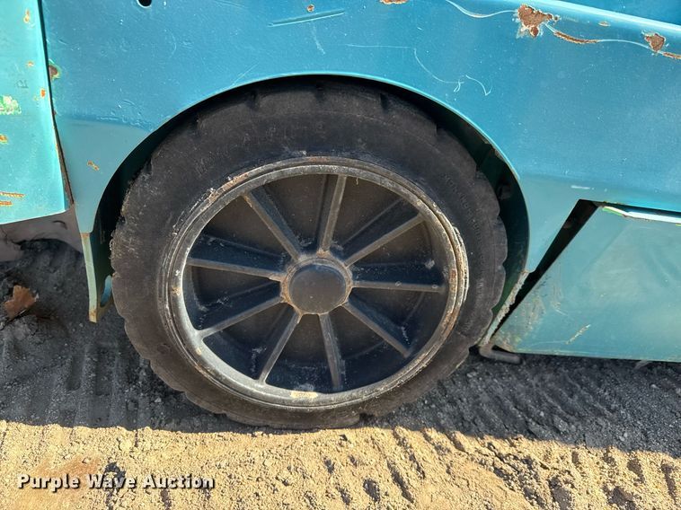 image for item EQ1143 Tennant 6600 sweeper