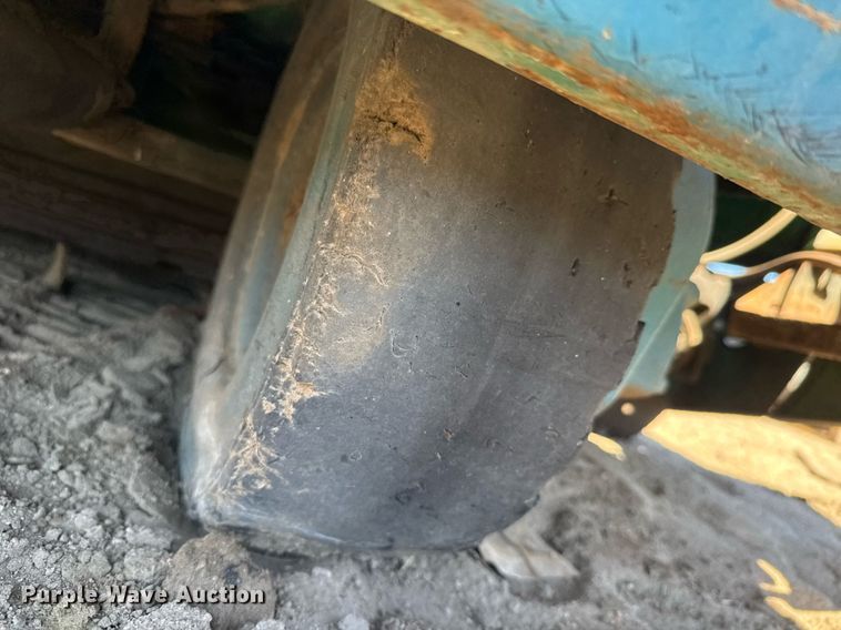 image for item EQ1143 Tennant 6600 sweeper