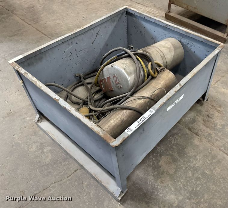 image for item EQ1153 CM chain hoist