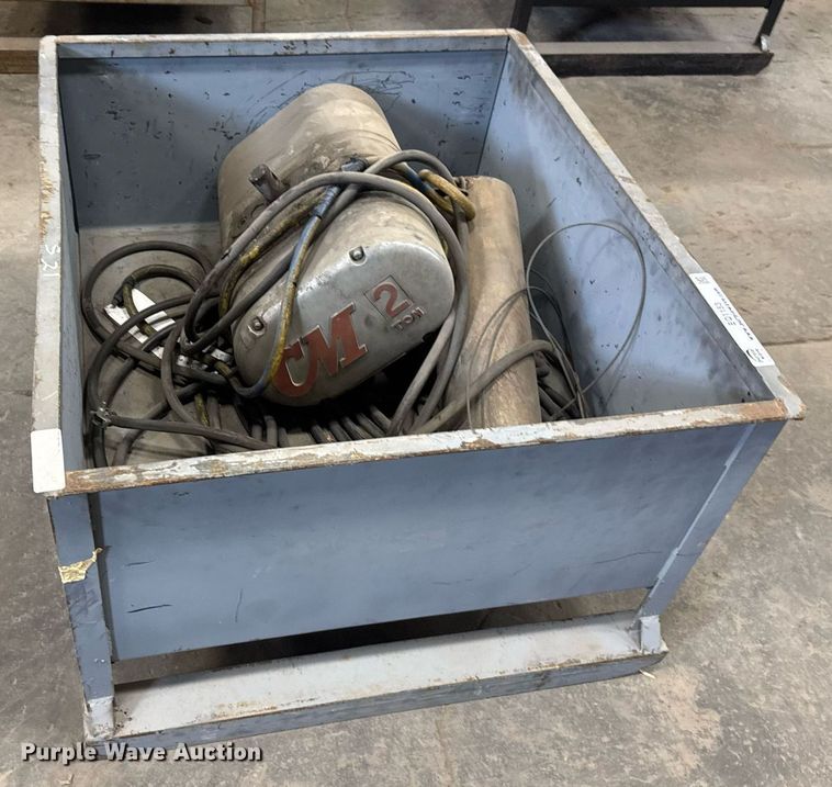 image for item EQ1153 CM chain hoist