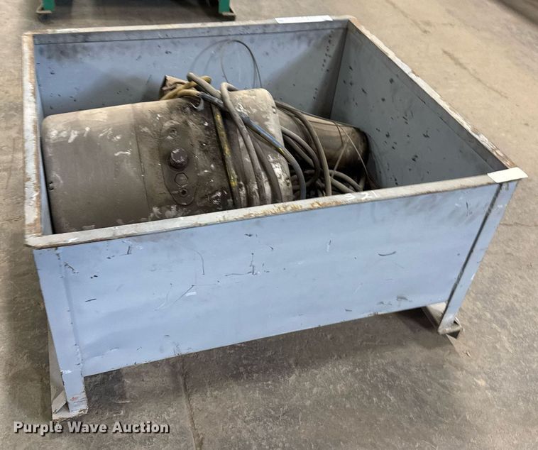 image for item EQ1153 CM chain hoist