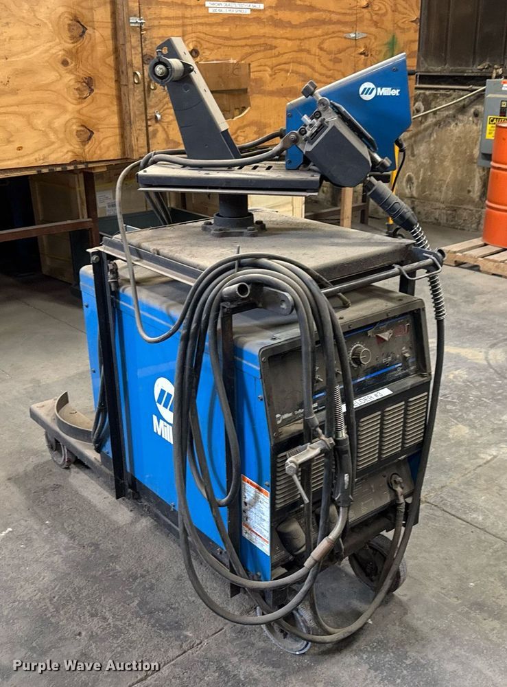 image for item EQ1164 Miller Deltaweld 452 welder
