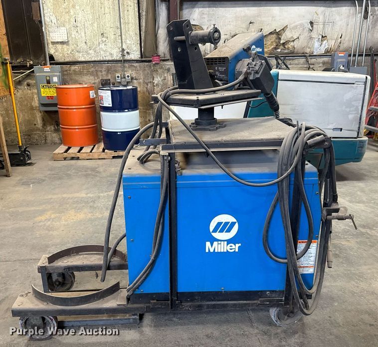 image for item EQ1164 Miller Deltaweld 452 welder