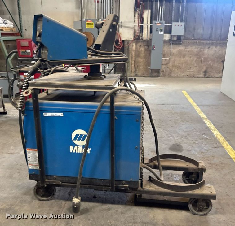 image for item EQ1164 Miller Deltaweld 452 welder