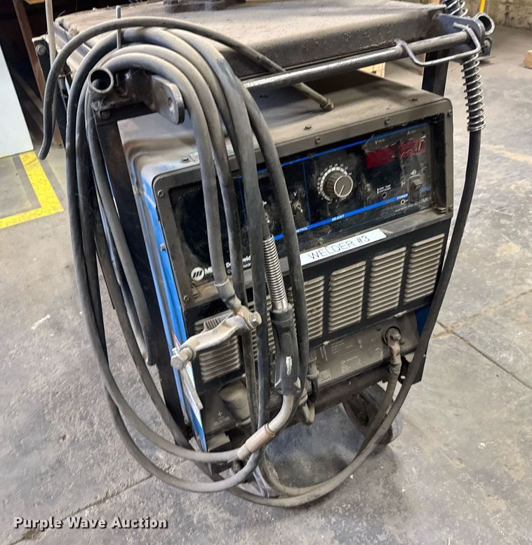 image for item EQ1164 Miller Deltaweld 452 welder