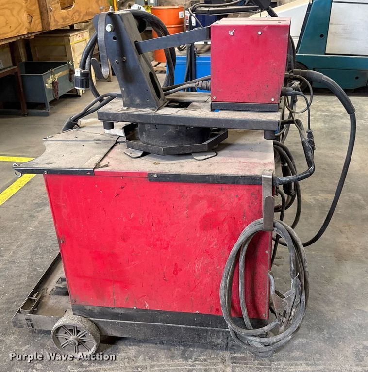 image for item EQ1165 Lincoln Electric CV-400 welder