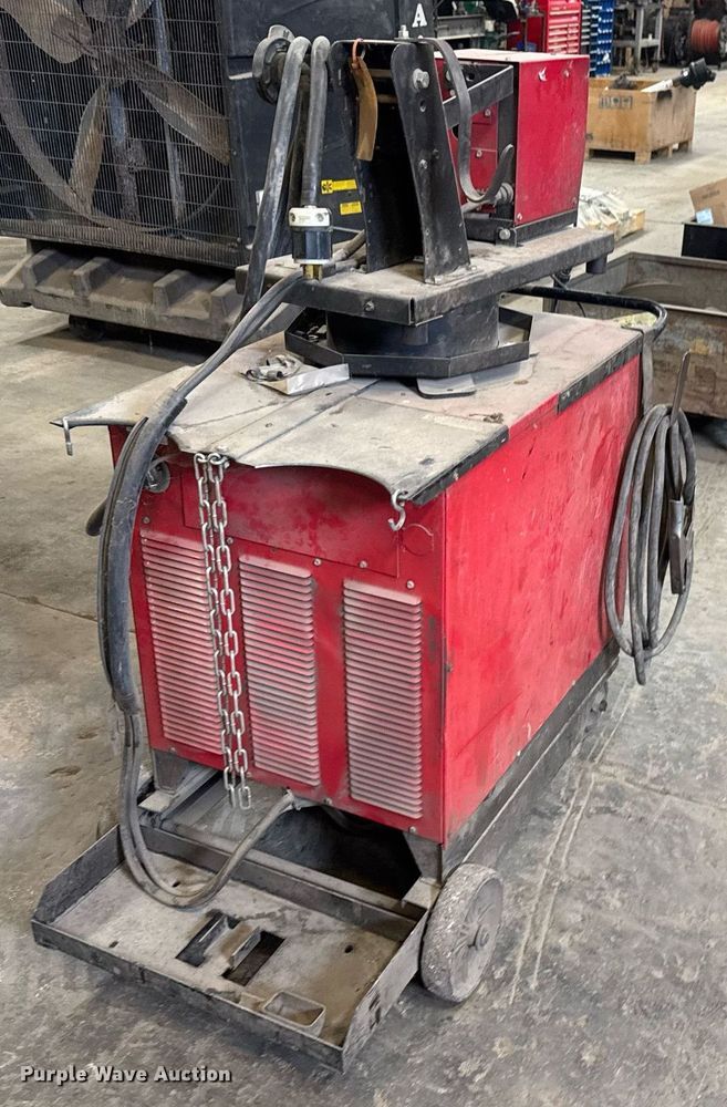 image for item EQ1165 Lincoln Electric CV-400 welder