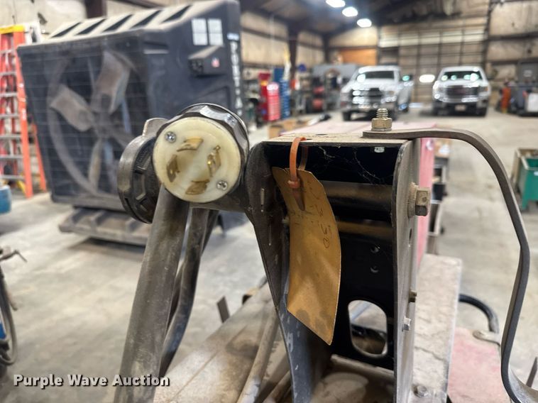 image for item EQ1165 Lincoln Electric CV-400 welder