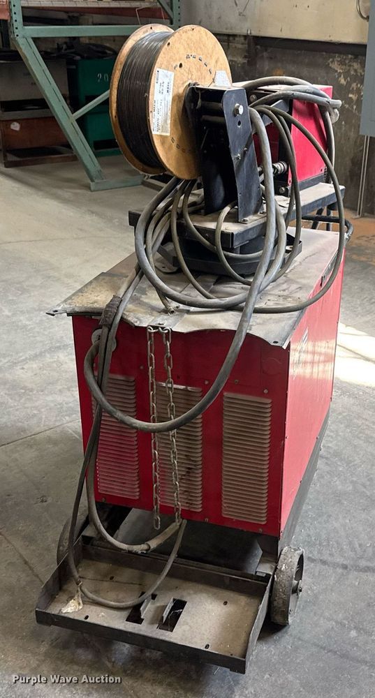 image for item EQ1166 Lincoln Electric CV-400 welder