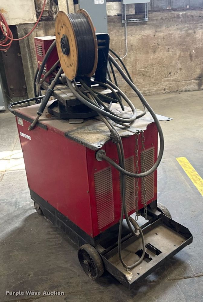 image for item EQ1166 Lincoln Electric CV-400 welder