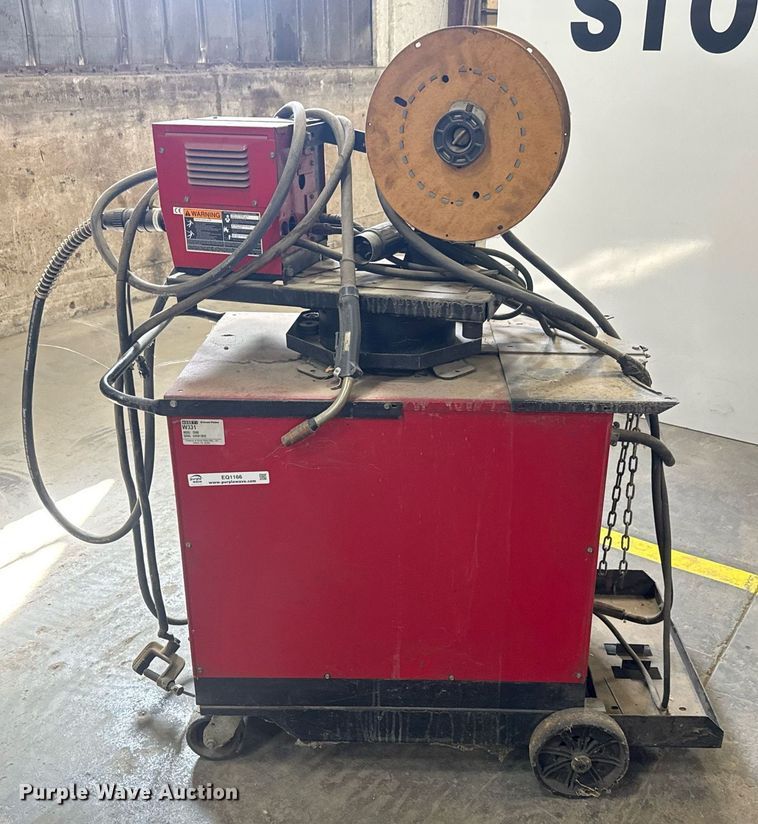 image for item EQ1166 Lincoln Electric CV-400 welder