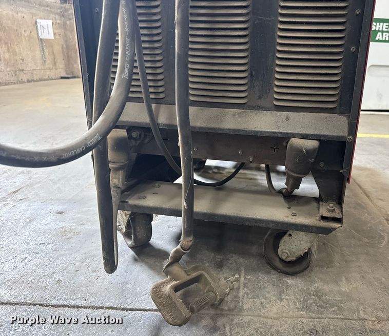 image for item EQ1166 Lincoln Electric CV-400 welder