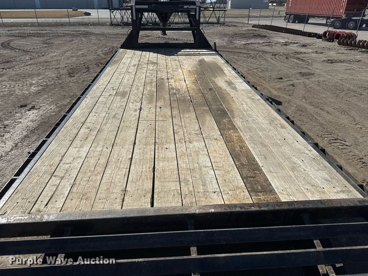 image for item EQ1189 2019 Lamar FS022527 equipment trailer