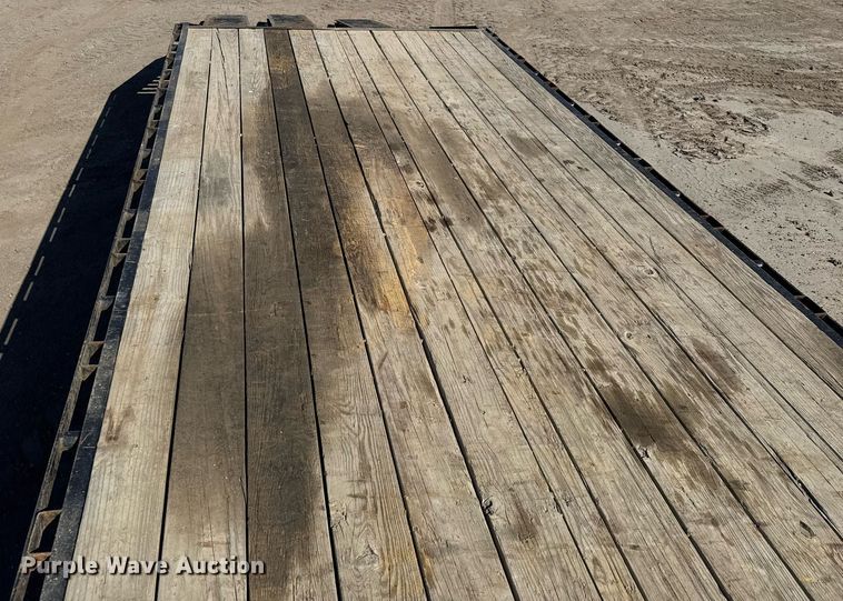 image for item EQ1189 2019 Lamar FS022527 equipment trailer