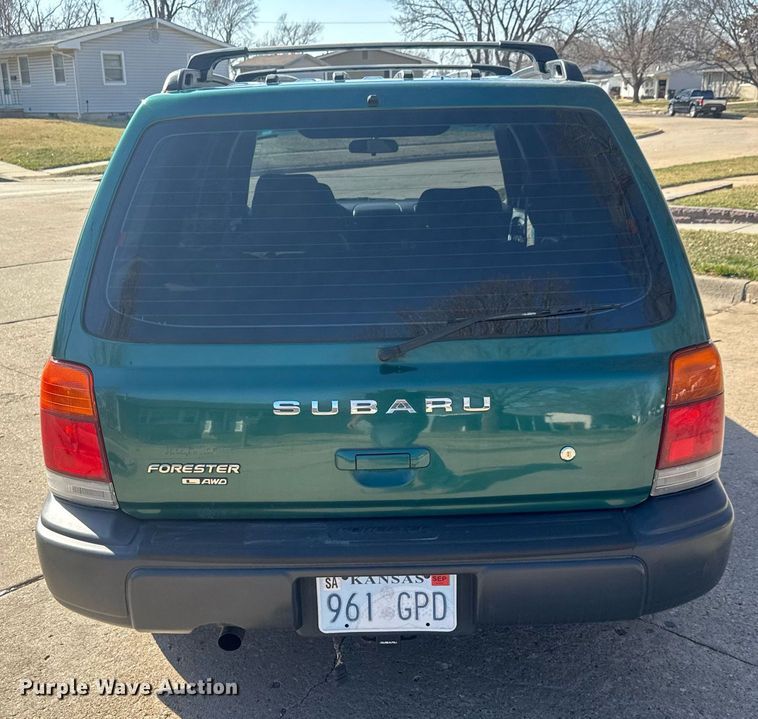 image for item EQ1208 1998 Subaru Forester L SUV