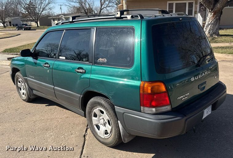 image for item EQ1208 1998 Subaru Forester L SUV