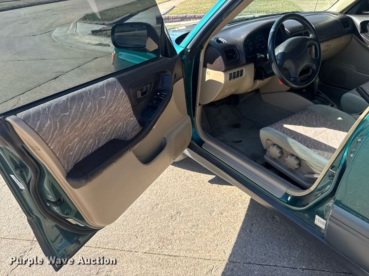 image for item EQ1208 1998 Subaru Forester L SUV