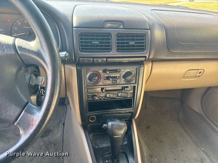 image for item EQ1208 1998 Subaru Forester L SUV