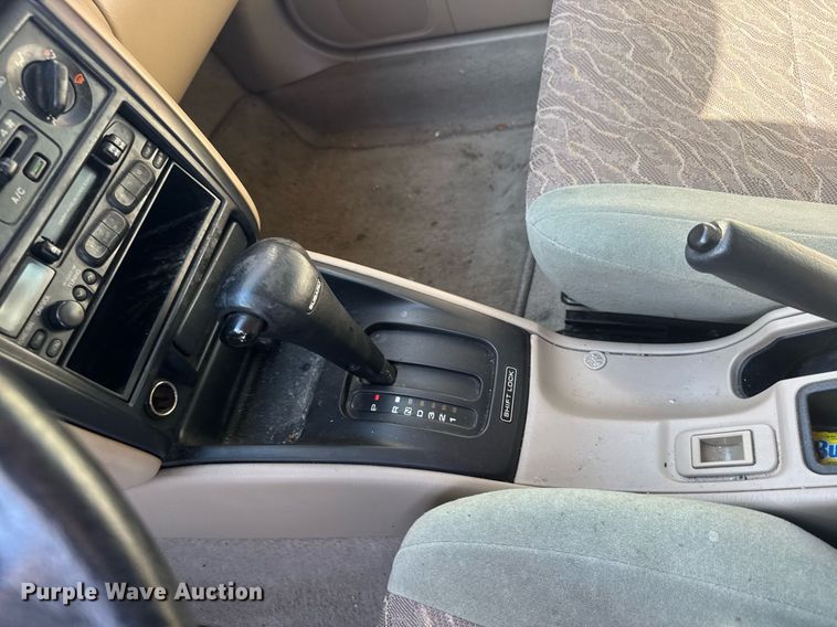 image for item EQ1208 1998 Subaru Forester L SUV