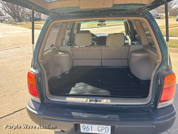image for item EQ1208 1998 Subaru Forester L SUV
