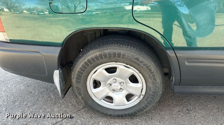 image for item EQ1208 1998 Subaru Forester L SUV