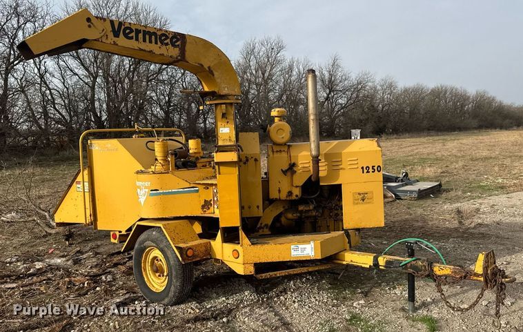 image for item EQ1210 1996 Vermeer 1250BC wood chipper