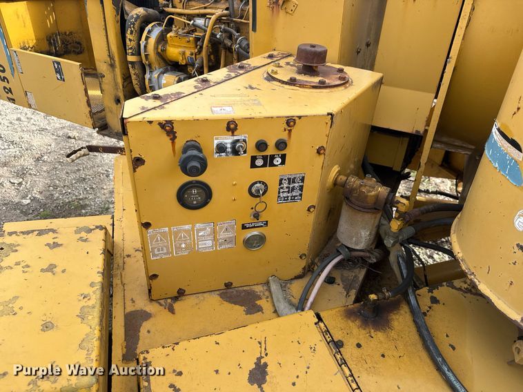 image for item EQ1210 1996 Vermeer 1250BC wood chipper